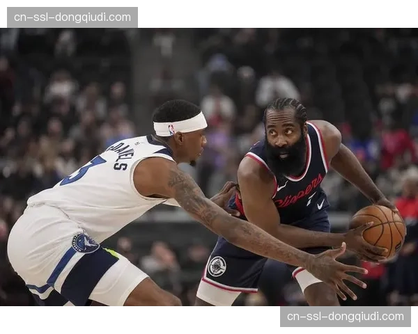 快船vs森林狼，伦纳德与爱德华兹的锋线对决